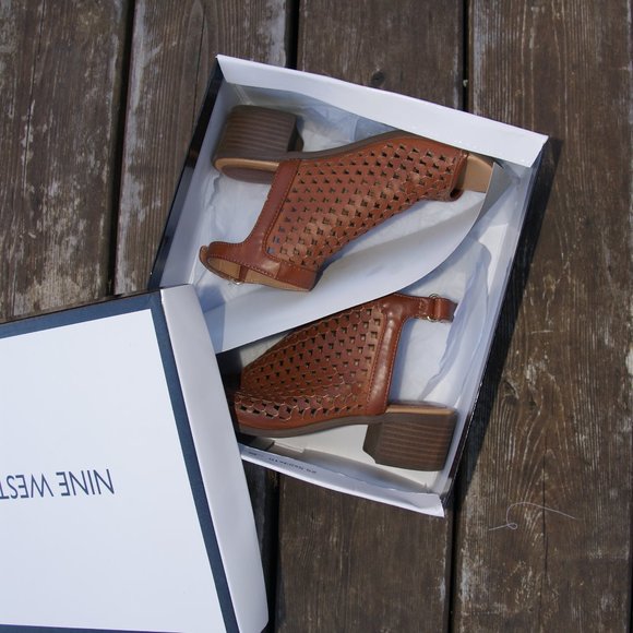 NINE WEST Dark Tan Kariana Heeled Sandal sz 2 - Picture 8 of 8